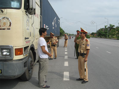 Những ngày cao điểm giữ an toàn giao thông ở Hải Dương, Bắc Ninh