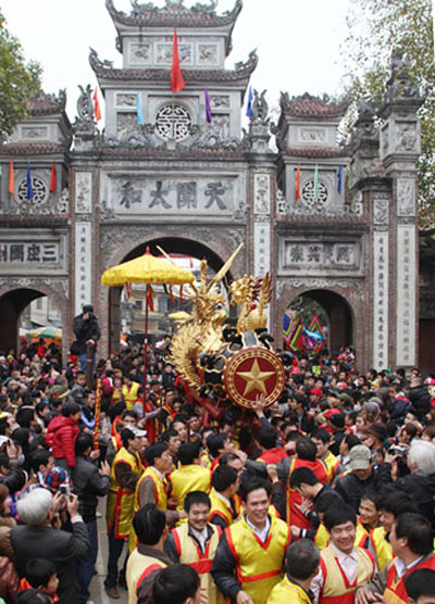 Tưng bừng hội rước pháo làng Đồng Kỵ