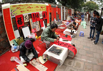 Nhộn nhịp phố ông đồ