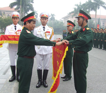 Cơ quan cấp chiến lược phải gương mẫu trong chấp hành Điều lệnh