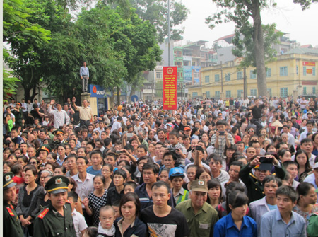 Nhìn lại hình ảnh người dân Thủ đô tiễn biệt Đại tướng Võ Nguyên Giáp