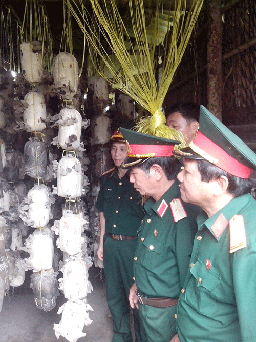 Dám làm, là để nâng cao đời sống  bộ đội