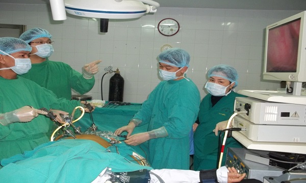 Đào tạo ngoại khoa lâm sàng bằng tiếng Anh cho học viên quốc tế