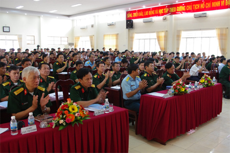 Tập huấn công tác chính sách toàn quân năm 2013