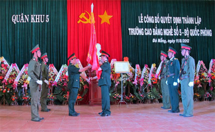 Quyết định thành lập Trường Cao đẳng nghề số 5-Bộ Quốc phòng