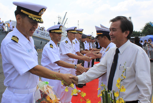 Tàu khu trục Hàn Quốc thăm TP Hồ Chí Minh