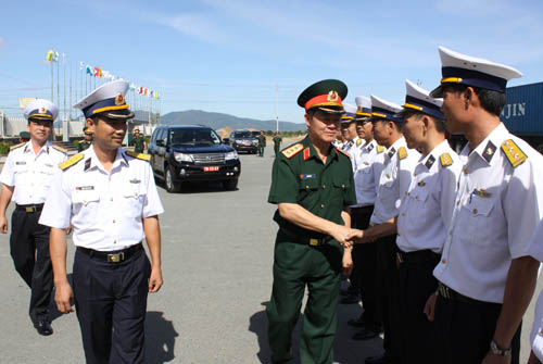 Thượng tướng Lê Hữu Đức tiếp tục làm việc với các đơn vị phía Nam