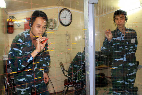 Diễn tập chỉ huy đánh địch tiến công hỏa lực đường không