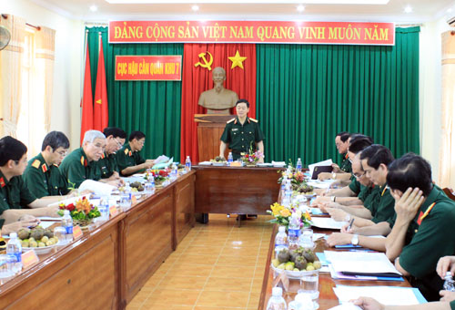 Thượng tướng Lê Hữu Đức làm việc với các đơn vị phía Nam