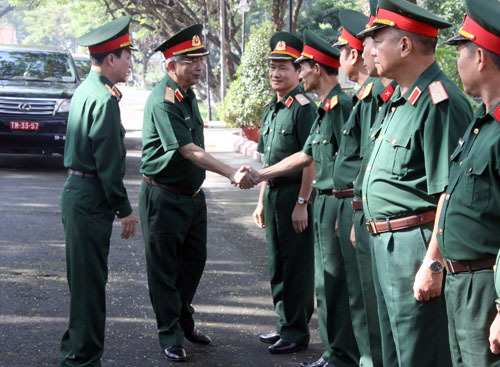 Thượng tướng Nguyễn Chí Vịnh làm việc với Quân đoàn 4