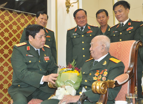 Thắm tình đồng đội