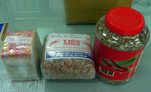 Bắt giữ 1,5kg tiền chất ma túy chuyển phát nhanh đi Australia