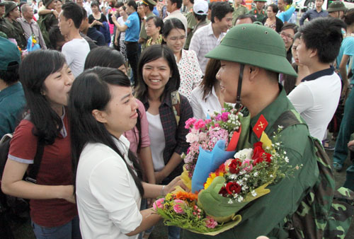 TP Hồ Chí Minh: Hơn 2.000 thanh niên lên đường nhập ngũ