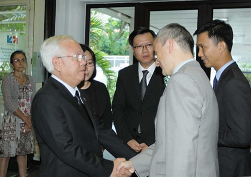 TP Hồ Chí Minh tưởng niệm các nạn nhân bị tấn công khủng bố tại Pháp