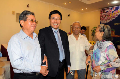 Phó thủ tướng Phạm Bình Minh gặp gỡ các lão thành cách mạng