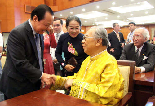 TP Hồ Chí Minh họp mặt kiều bào mừng xuân Ất Mùi 2015