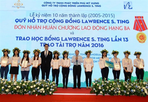 Quỹ Lawrence S. Ting đón nhận Huân chương Lao động hạng Ba