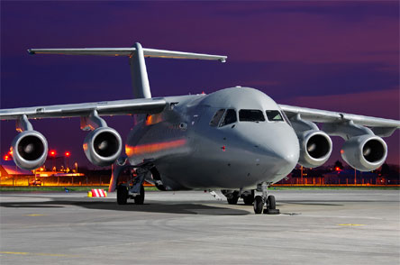 Anh mua máy bay quân sự chuyên chở... “yếu nhân”