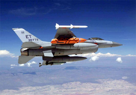 Mỹ đặt hàng thêm “sát thủ phòng không” AGM-158