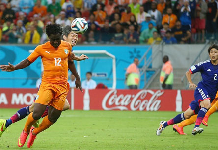 Lội ngược dòng ngoạn mục, Bờ Biển Ngà  thắng Nhật Bản 2-1