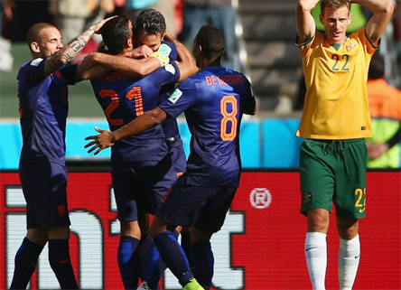 Hà Lan thắng kịch tính 3-2 trước Australia