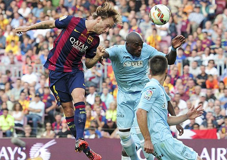 Vòng 6 La Liga: Barca, Real cùng giành chiến thắng