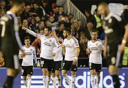 Vòng 17 La Liga: Real, Barca đều bất ngờ thất thủ