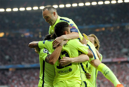 Barca giành vé đầu tiên vào Chung kết Champions League