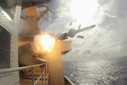 Indonesia lần đầu phóng thử tên lửa diệt hạm từ tàu hộ tống