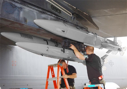 Mỹ phát triển “tên lửa mồi” giá rẻ