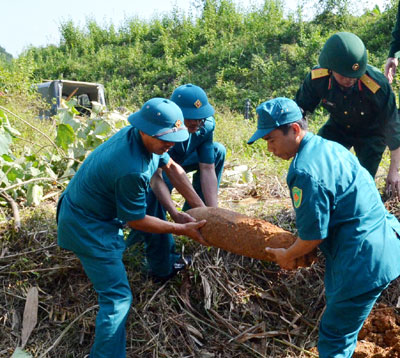 Hủy nổ an toàn 3 quả bom loại 250 cân Anh
