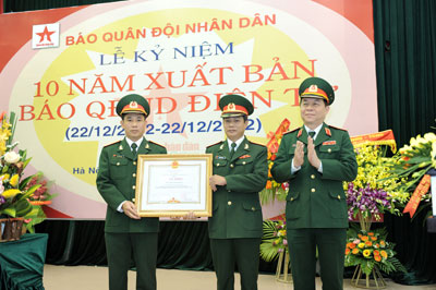 Báo QĐND Điện tử kỷ niệm 10 năm xuất bản và đón nhận Bằng khen của Thủ tướng Chính phủ