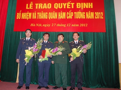 Quân ủy Trung ương, Bộ Quốc phòng trao quyết định bổ nhiệm và thăng quân hàm cấp tướng năm 2012