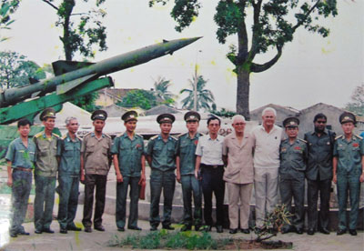 Người soạn “sách đỏ” đánh B-52 đã ra đi…