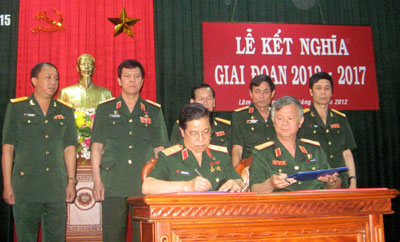 Phối hợp hoạt động, xây dựng đơn vị vững mạnh toàn diện