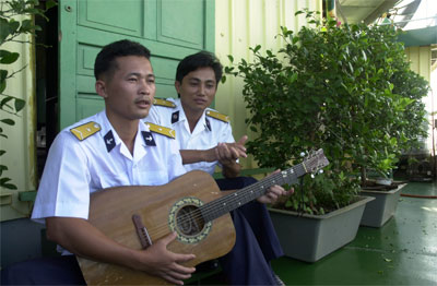 Quà của bộ đội nhà giàn