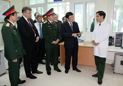 Chủ tịch nước Trương Tấn Sang thăm Trung tâm nhiệt đới Việt-Nga