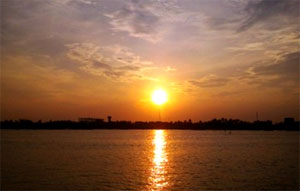 Bình minh trên dòng sông Nhật Lệ