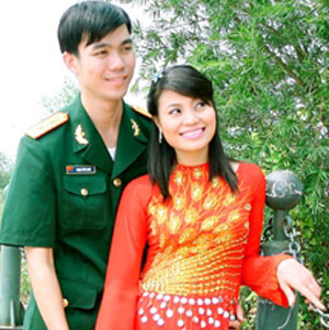 Anh đẹp hơn trong màu quân phục