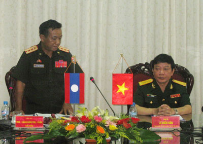 Đoàn cán bộ Cục Bảo vệ nội bộ, Tổng cục Chính trị QĐND Lào thăm Bộ Tư lệnh Thủ đô Hà Nội