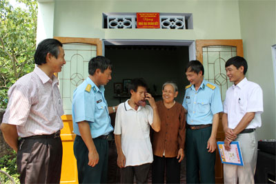 Thực hiện tốt công tác chính sách là trách nhiệm và tình cảm thiêng liêng của cán bộ, chiến sĩ quân đội