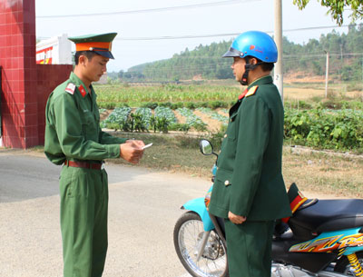 Tuyên truyền nhân tố điển hình gắn với xử lý nghiêm vi phạm