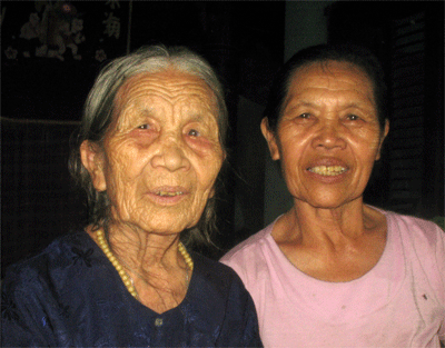 Mẹ và ngoại...!