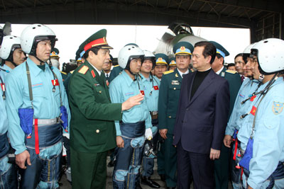 Thủ tướng Nguyễn Tấn Dũng: Không quân tiếp thêm sức mạnh bảo vệ chủ quyền Tổ quốc
