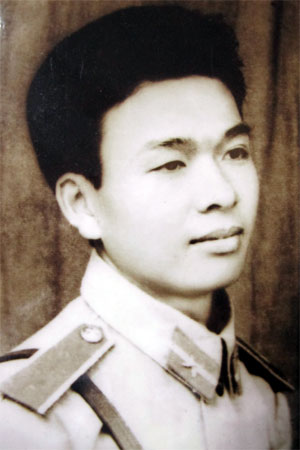 Thi hài đồng chí Đỗ Trọng Cẩm được đưa về theo tuyến đường Sơn La– Hà Nội