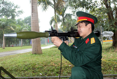 Thiết bị hỗ trợ huấn luyện bắn súng chống tăng B41