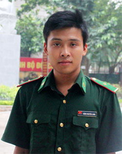 Thiếu úy Đặng Nguyên Long dũng cảm bắt cướp