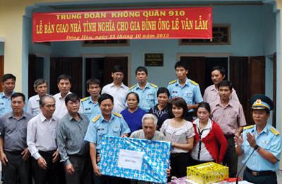 Tặng nhà tình nghĩa cho thương binh hạng 3/4