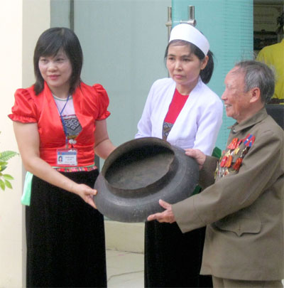 Chiếc nồi đồng từ Sầm Nưa