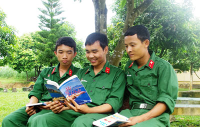 Tạm gác ước mơ nơi giảng đường đại học